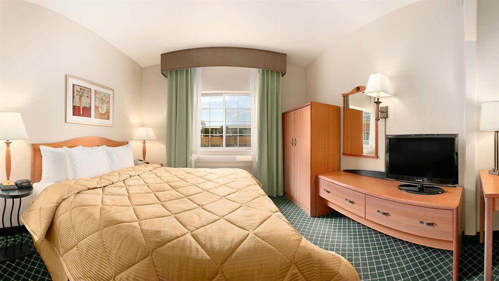 Comfort Inn & Suites Oakland Airport Exterior foto
