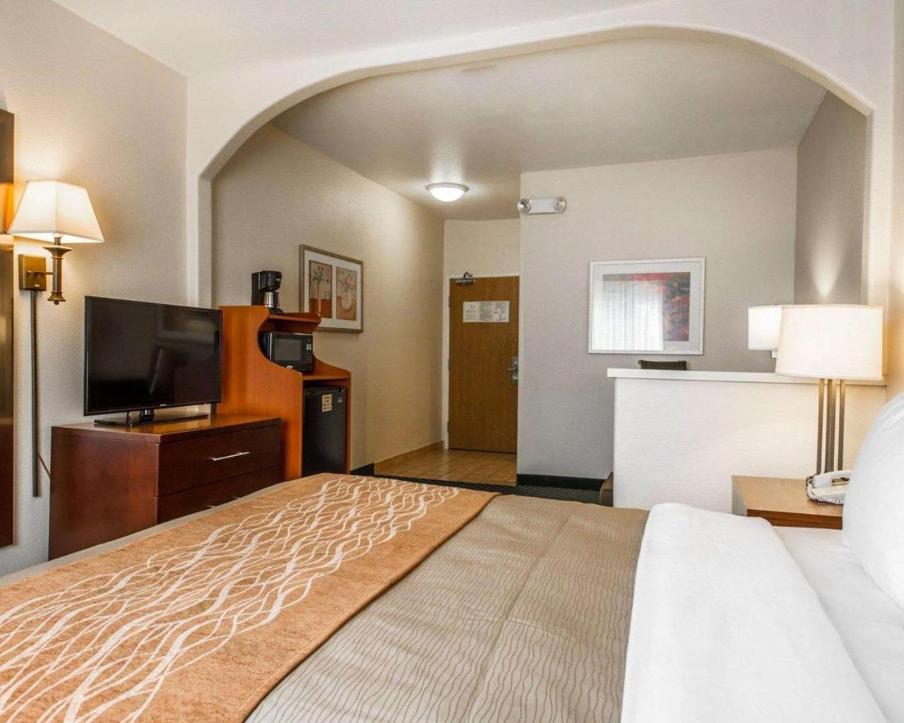 Comfort Inn & Suites Oakland Airport Exterior foto